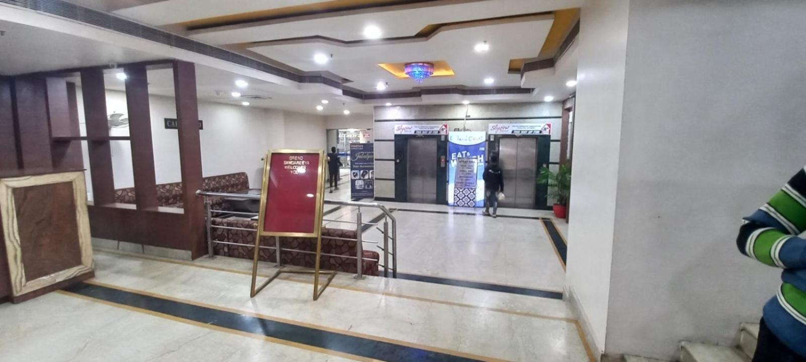 Hotel Grand Samdareeya à Jabalpur Extérieur photo